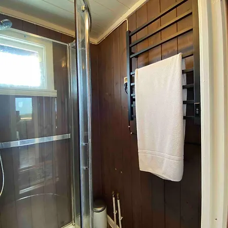 بيت للعطل Family-friendly, Secluded With Panoramic Views Austevoll